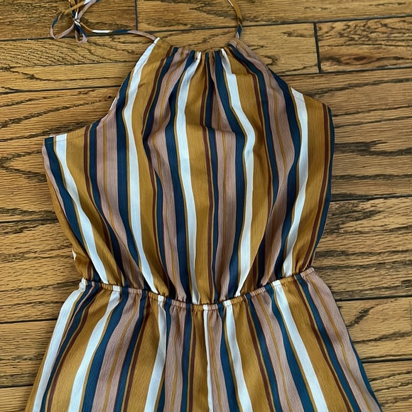 Emory Park pants halter top jumpsuit wide legged. - Picture 3 of 9